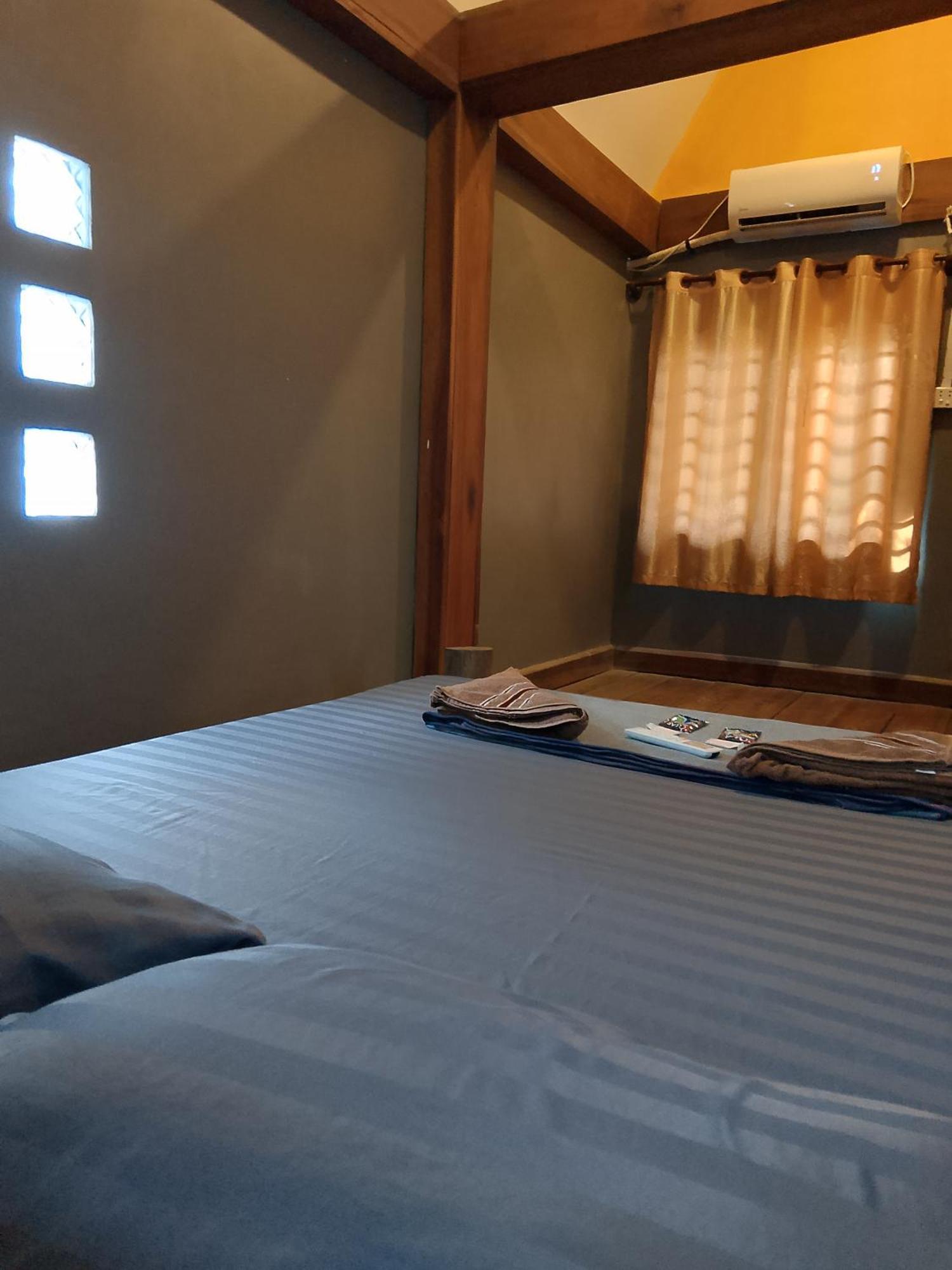 Hostel Lazy Bones *